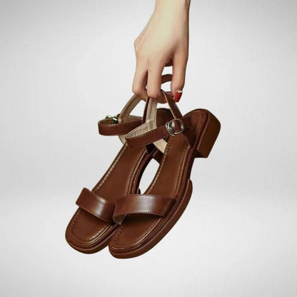 EVELYN | SOPHISTICATED FLAT SANDALS