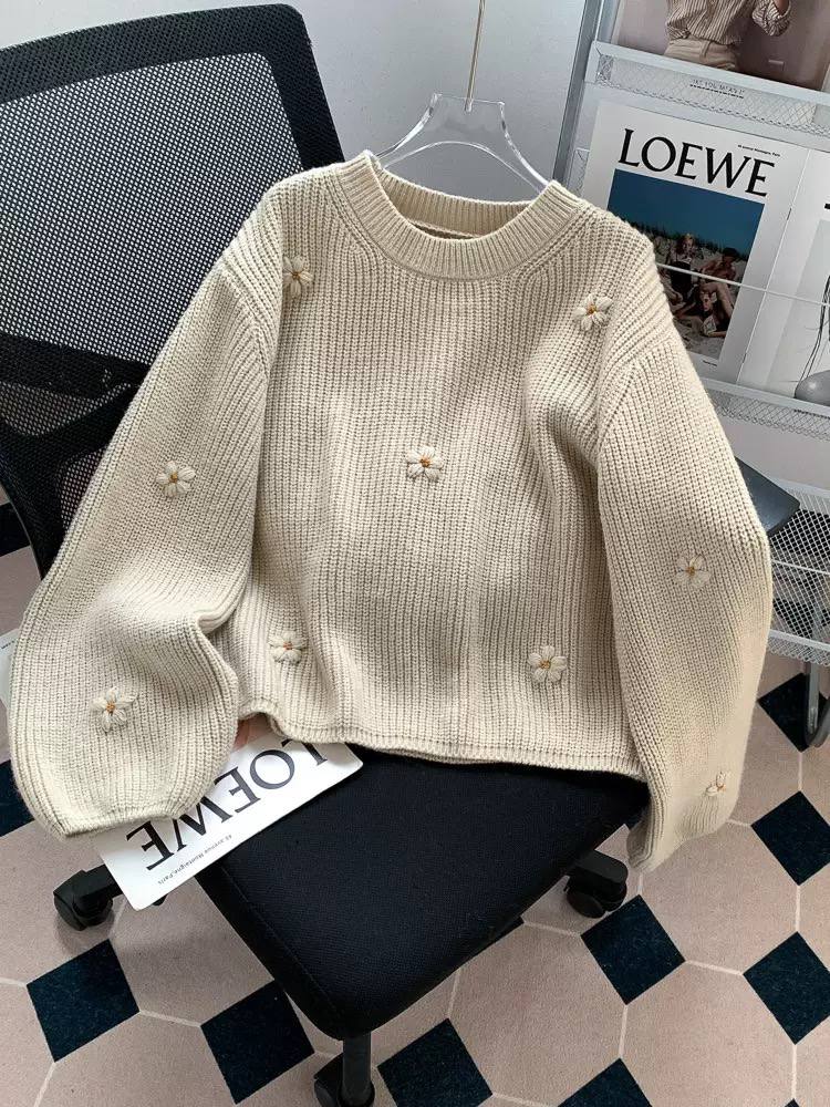 Women's Floral Embroidered Chunky Knit Sweater