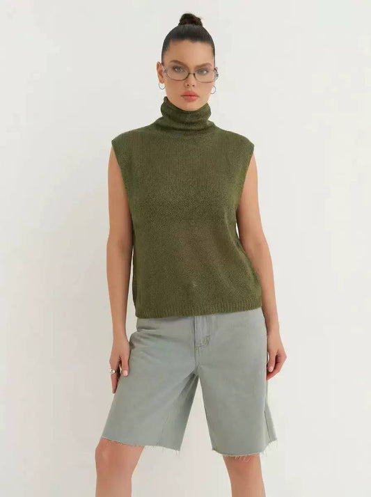 Sleeveless Turtleneck Knit Sweater – Lightweight Ribbed Knit & Relaxed Fit