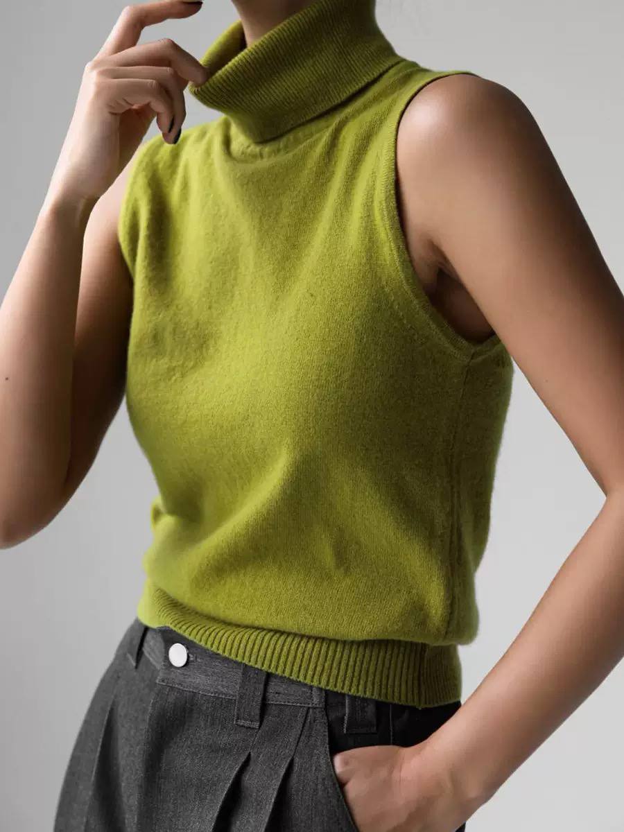 Sleeveless Turtleneck Knit Top – Ribbed High Neck Fitted Top